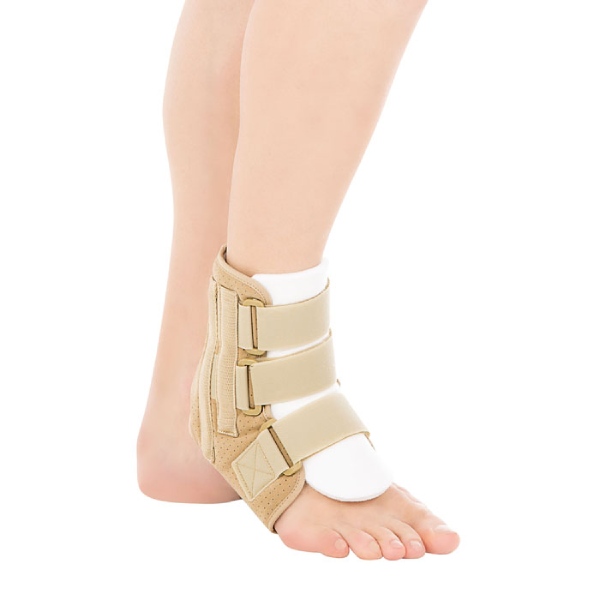 Ортез помогает правильно зафиксировать сустав при переломе