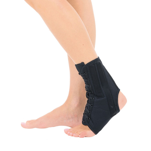 Бандаж на голеностопный сустав с пластинами и шнуровкой Т-8608/1  Trives Бандаж на голеностопный сустав с пластинами и шнуровкой Т-8608/1  Trives