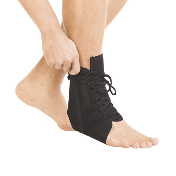 Бандаж на голеностопный сустав с пластинами и шнуровкой Т-8608/1  Trives Бандаж на голеностопный сустав с пластинами и шнуровкой Т-8608/1  Trives
