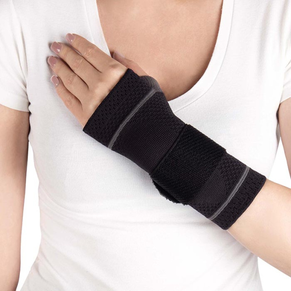 Бандаж компрессионный на лучезапястный сустав со съемной стяжкой (левый) Т-8381С/3(L) Evolution Silver (Т.36.81С)  Бандаж компрессионный на лучезапястный сустав со съемной стяжкой (левый) Т-8381С/3(L) Evolution Silver (Т.36.81С)