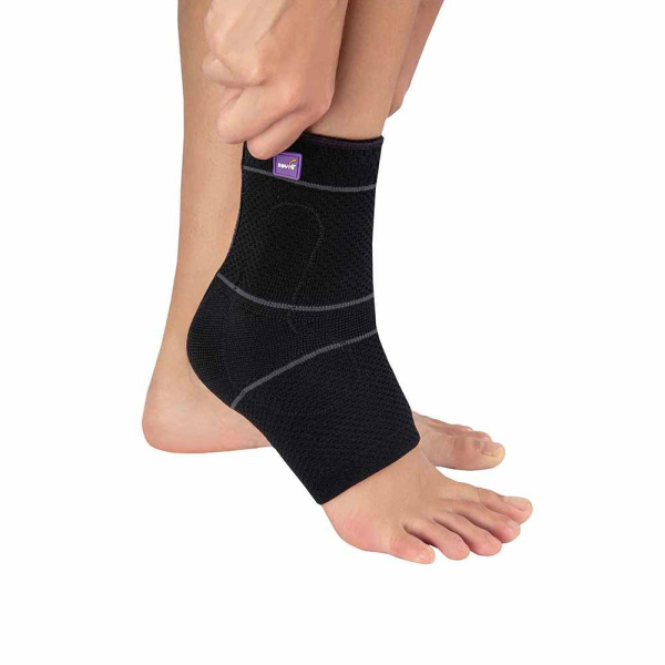 Бандаж компрессионный на голеностопный сустав с силиконовыми вкладышами Т-8610  Trives Бандаж компрессионный на голеностопный сустав с силиконовыми вкладышами Т-8610  Trives